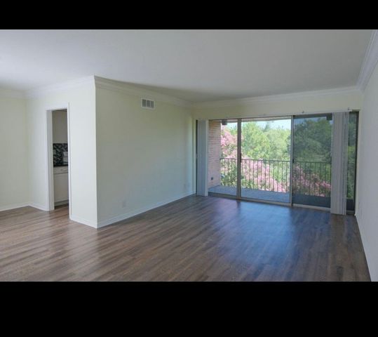 504 E Avenue J D, Grand Prairie, TX 75050