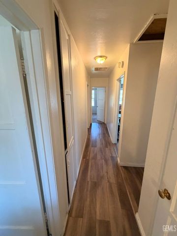 1222 E 18 th st, Bakersfield, CA 93305