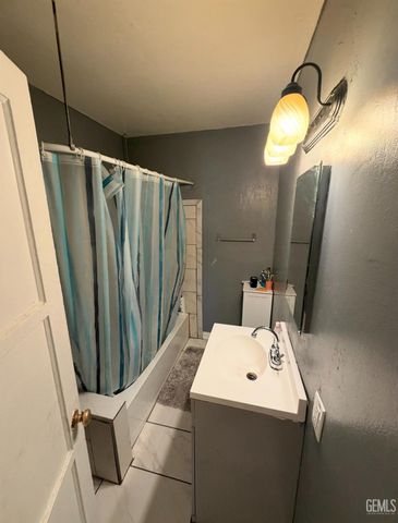 1222 E 18 th st, Bakersfield, CA 93305