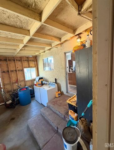 1222 E 18 th st, Bakersfield, CA 93305