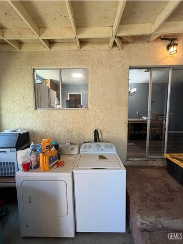 1222 E 18 th st, Bakersfield, CA 93305