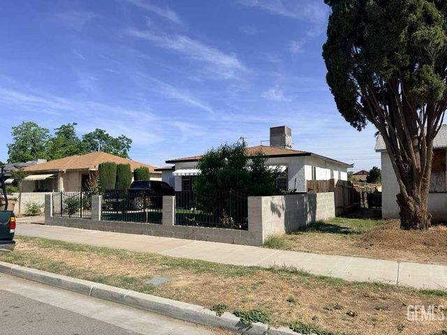 1222 E 18 th st, Bakersfield, CA 93305