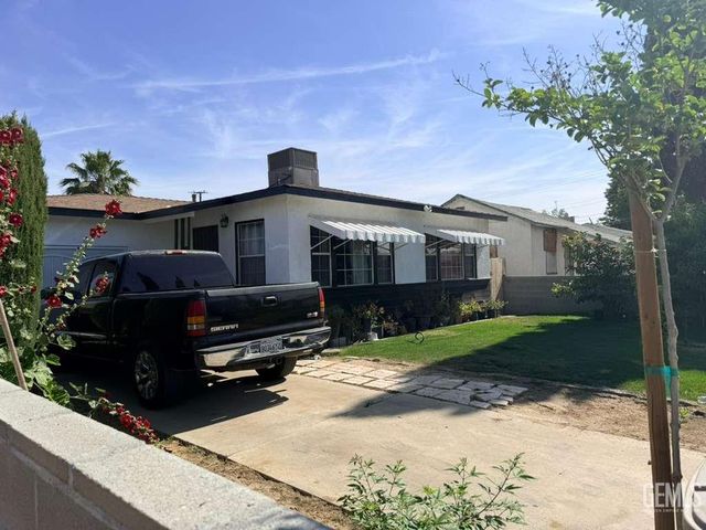 1222 E 18 th st, Bakersfield, CA 93305