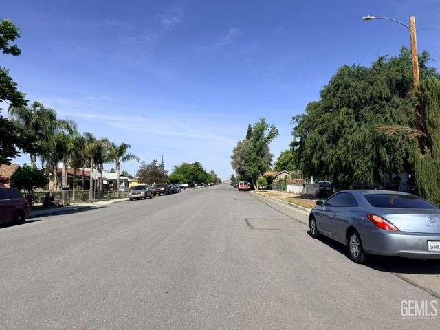 1222 E 18 th st, Bakersfield, CA 93305