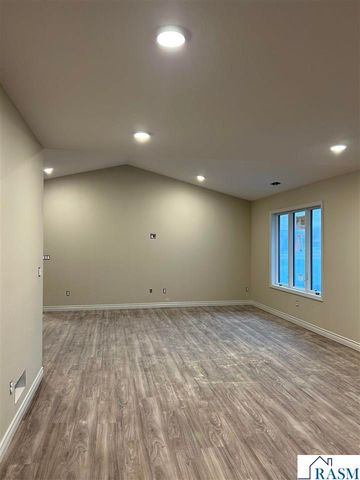 105 Bear Path Drive, Mankato, MN 56001