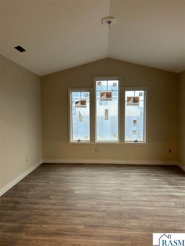 105 Bear Path Drive, Mankato, MN 56001