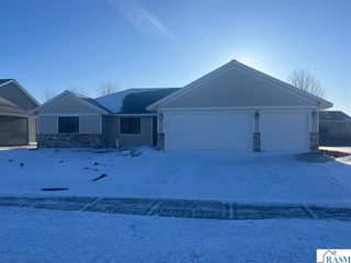 105 Bear Path Drive, Mankato, MN 56001