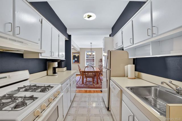 120 E Hartsdale Avenue 5B, Hartsdale, NY 10530