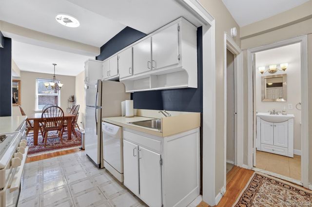 120 E Hartsdale Avenue 5B, Hartsdale, NY 10530