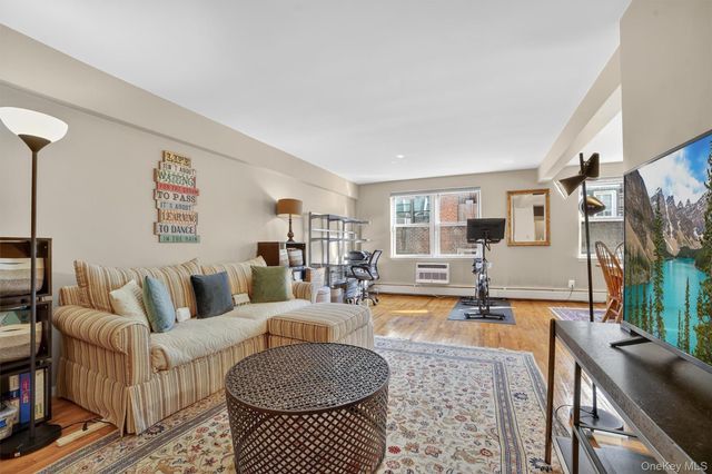 120 E Hartsdale Avenue 5B, Hartsdale, NY 10530