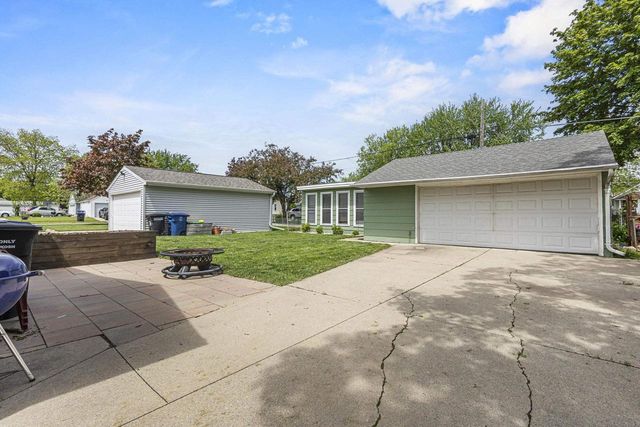 1054 TYLER AVENUE, Oshkosh, WI 54902