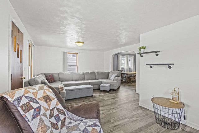 1054 TYLER AVENUE, Oshkosh, WI 54902