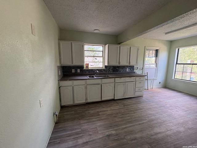 1935 LAMAR ST, San Antonio, TX 78202