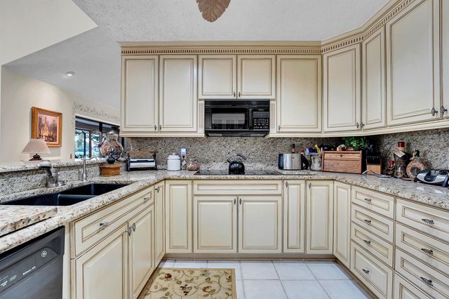 7839 Sabal Lake Drive, Port St Lucie, FL 34986