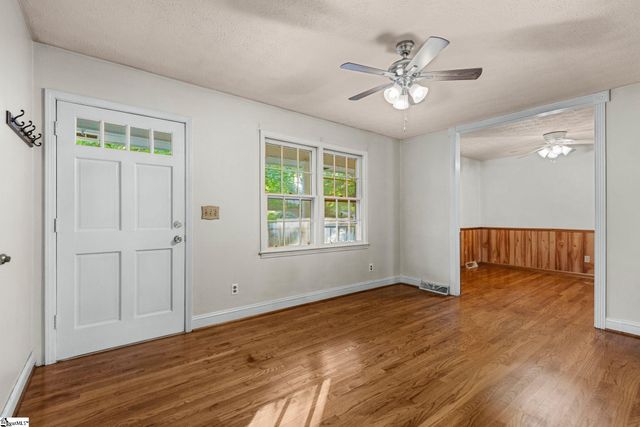 215 Mcarthur Street, Easley, SC 29642