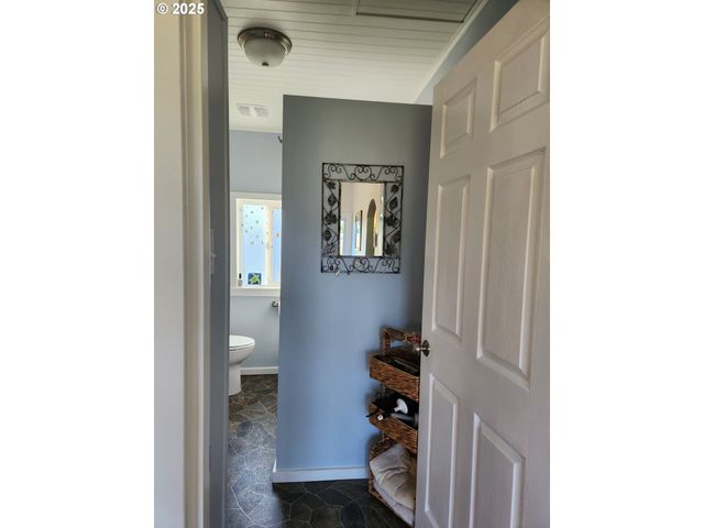 1195 IDAHO Ave, Coos Bay, OR 97420