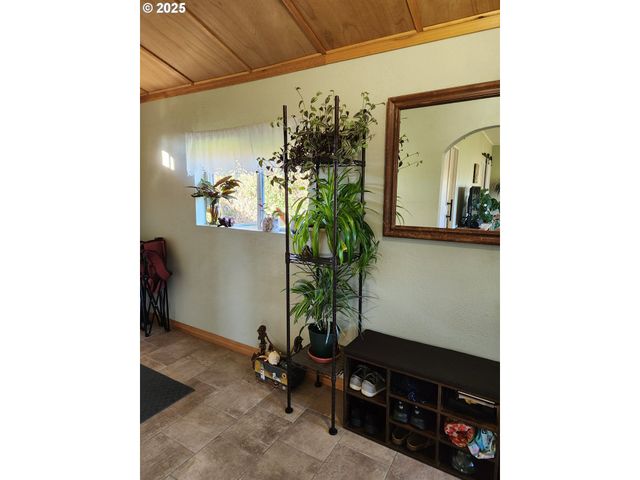 1195 IDAHO Ave, Coos Bay, OR 97420