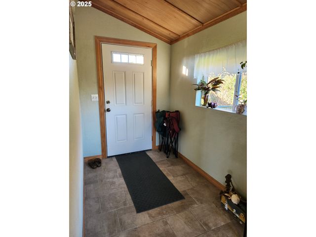 1195 IDAHO Ave, Coos Bay, OR 97420