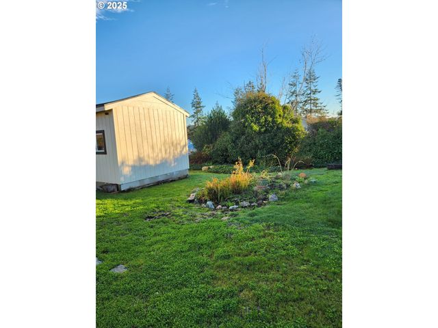 1195 IDAHO Ave, Coos Bay, OR 97420