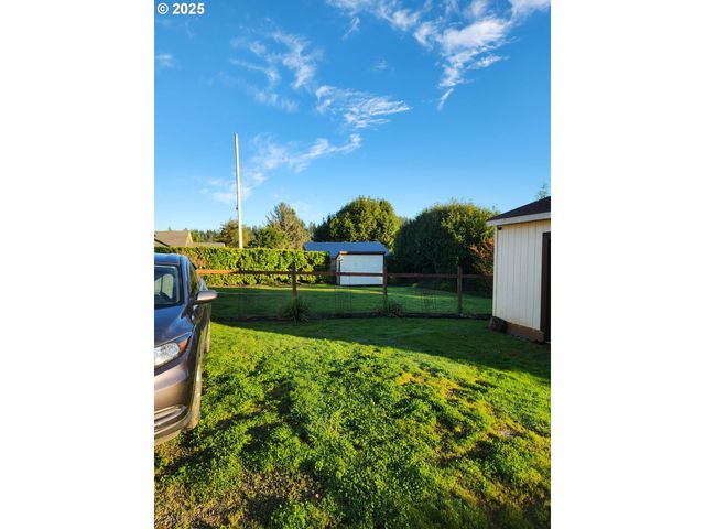 1195 IDAHO Ave, Coos Bay, OR 97420