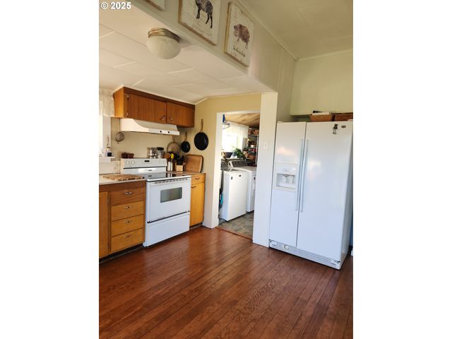 1195 IDAHO Ave, Coos Bay, OR 97420