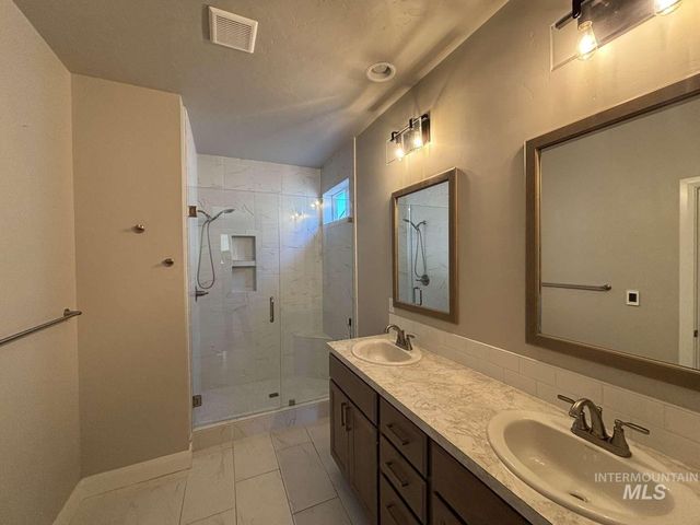 5773 Riva Capri, Meridian, ID 83646