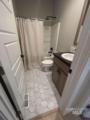 5773 Riva Capri, Meridian, ID 83646