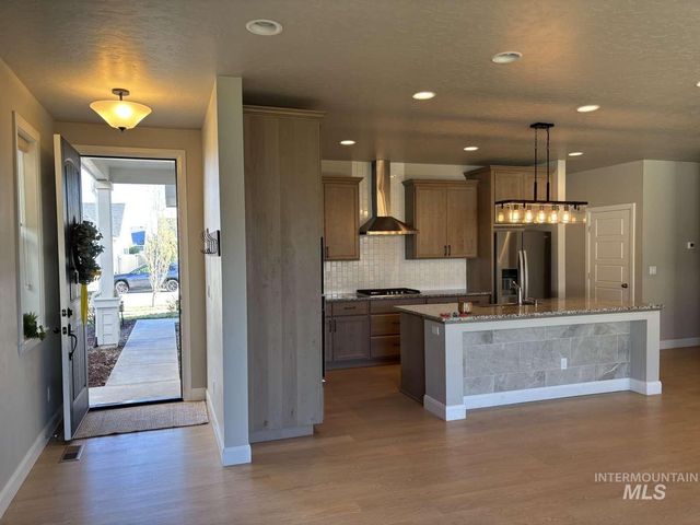 5773 Riva Capri, Meridian, ID 83646