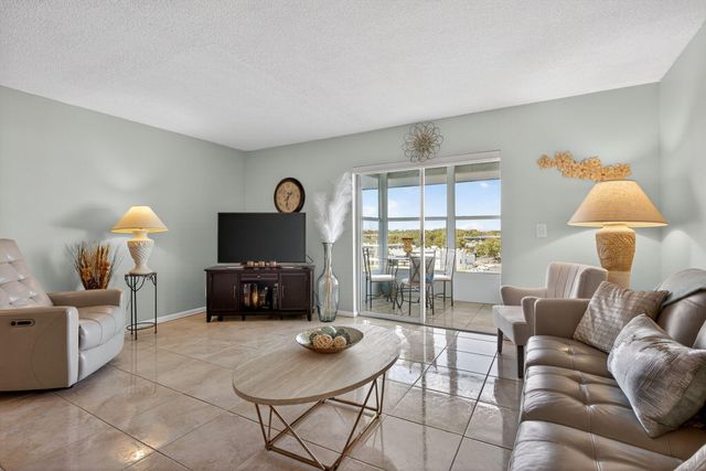 4751 NW 21st Street 610, Lauderhill, FL 33313