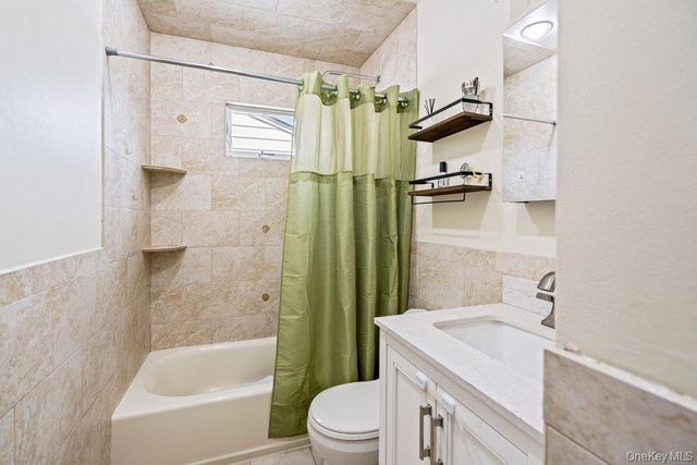 290 38 th Street, Lindenhurst, NY 11757