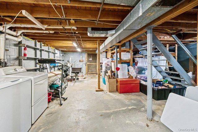 290 38 th Street, Lindenhurst, NY 11757