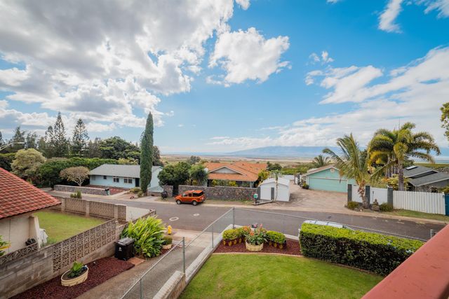 2679 Kamelani Loop, Pukalani, HI 96768