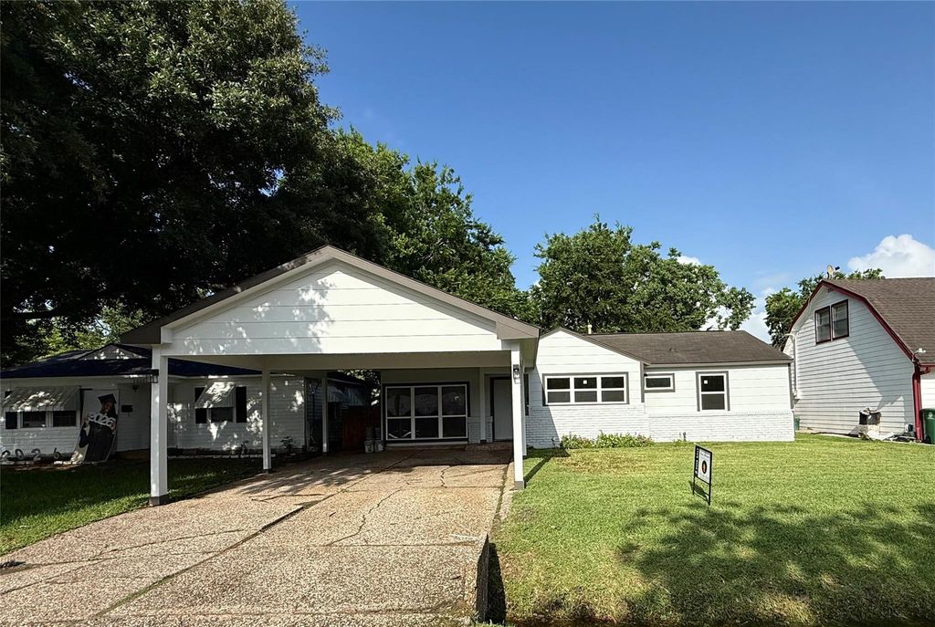 10205 Sierra Drive, Houston, TX 77051