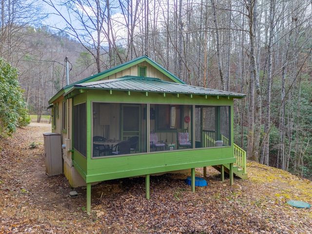 180 Valley Lane, Bryson City, NC 28713