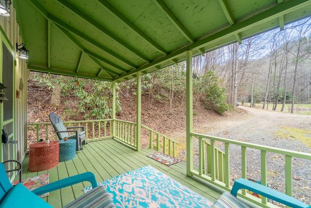180 Valley Lane, Bryson City, NC 28713