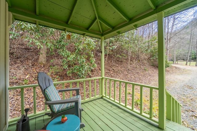 180 Valley Lane, Bryson City, NC 28713