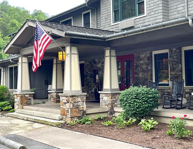 180 Valley Lane, Bryson City, NC 28713