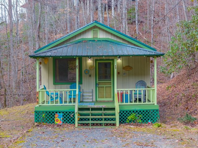 180 Valley Lane, Bryson City, NC 28713