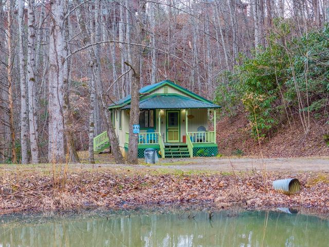 180 Valley Lane, Bryson City, NC 28713