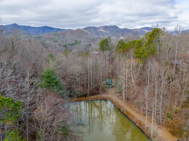 180 Valley Lane, Bryson City, NC 28713