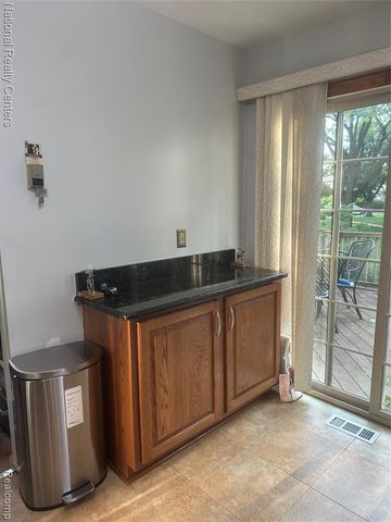 36619 Park Place Drive, Sterling Heights, MI 48310