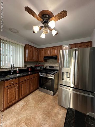 36619 Park Place Drive, Sterling Heights, MI 48310