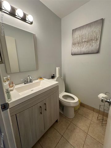 36619 Park Place Drive, Sterling Heights, MI 48310