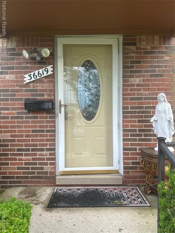 36619 Park Place Drive, Sterling Heights, MI 48310