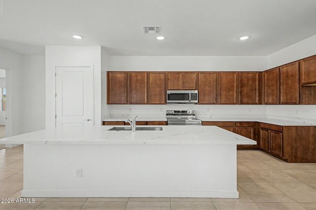 31613 N WET CREEK Road, San Tan Valley, AZ 85143