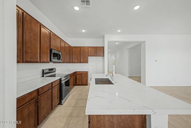 31613 N WET CREEK Road, San Tan Valley, AZ 85143