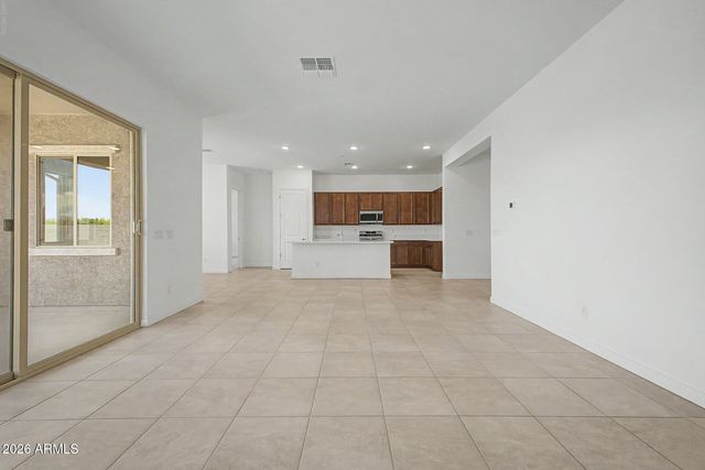 31613 N WET CREEK Road, San Tan Valley, AZ 85143
