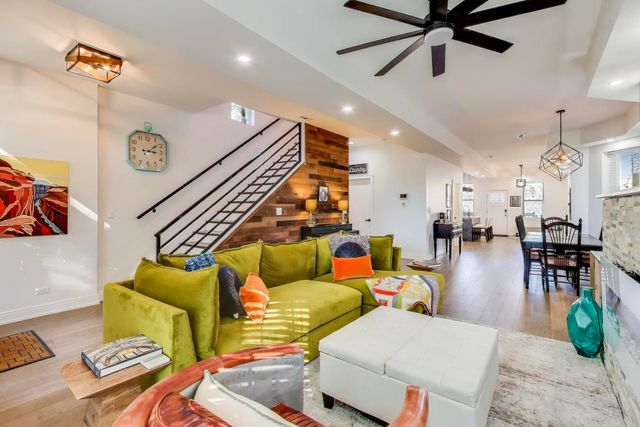 6511 S Evans Avenue, Chicago, IL 60637