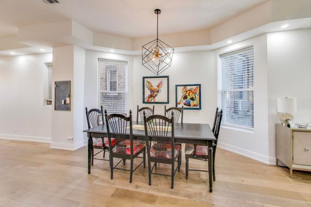 6511 S Evans Avenue, Chicago, IL 60637