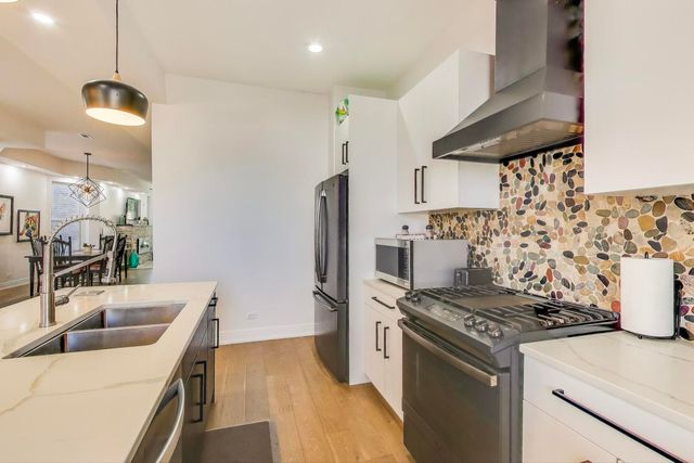 6511 S Evans Avenue, Chicago, IL 60637